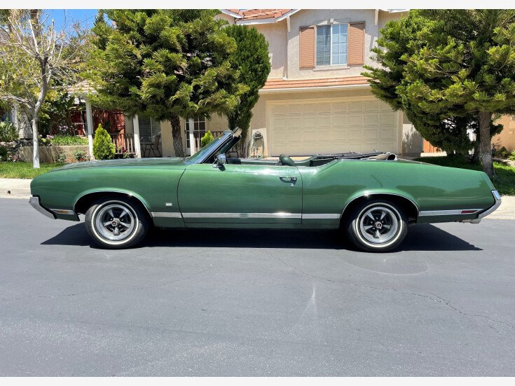 Photo for 1970 Oldsmobile Cutlass Supreme